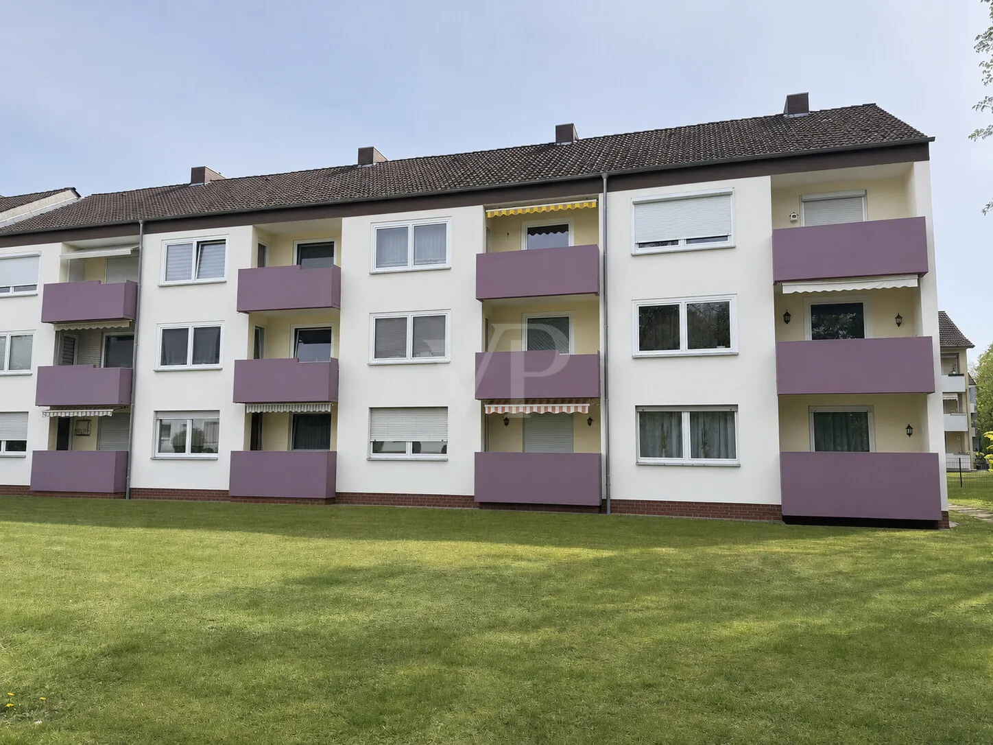 15 Haus hinten