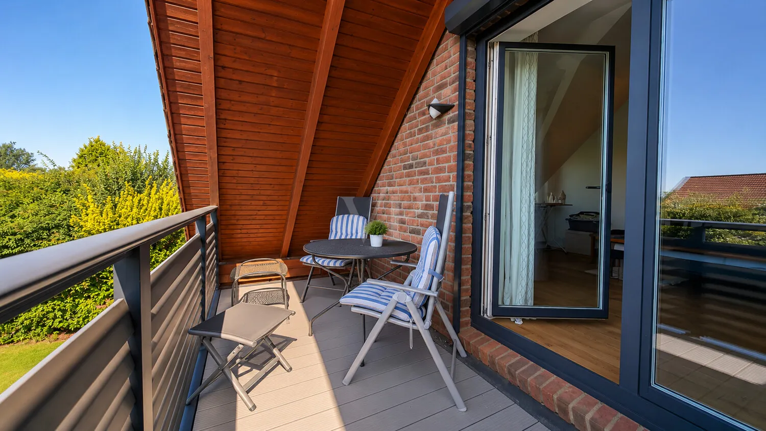 100 Balkon