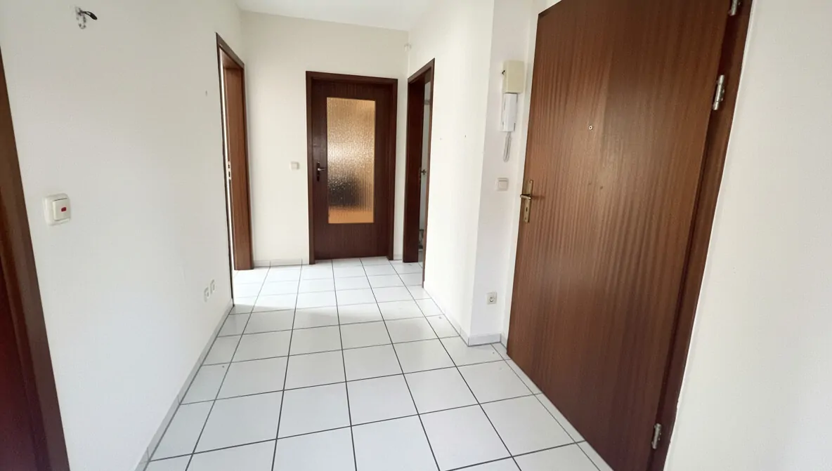 Flur Wandfarbe geändert KI