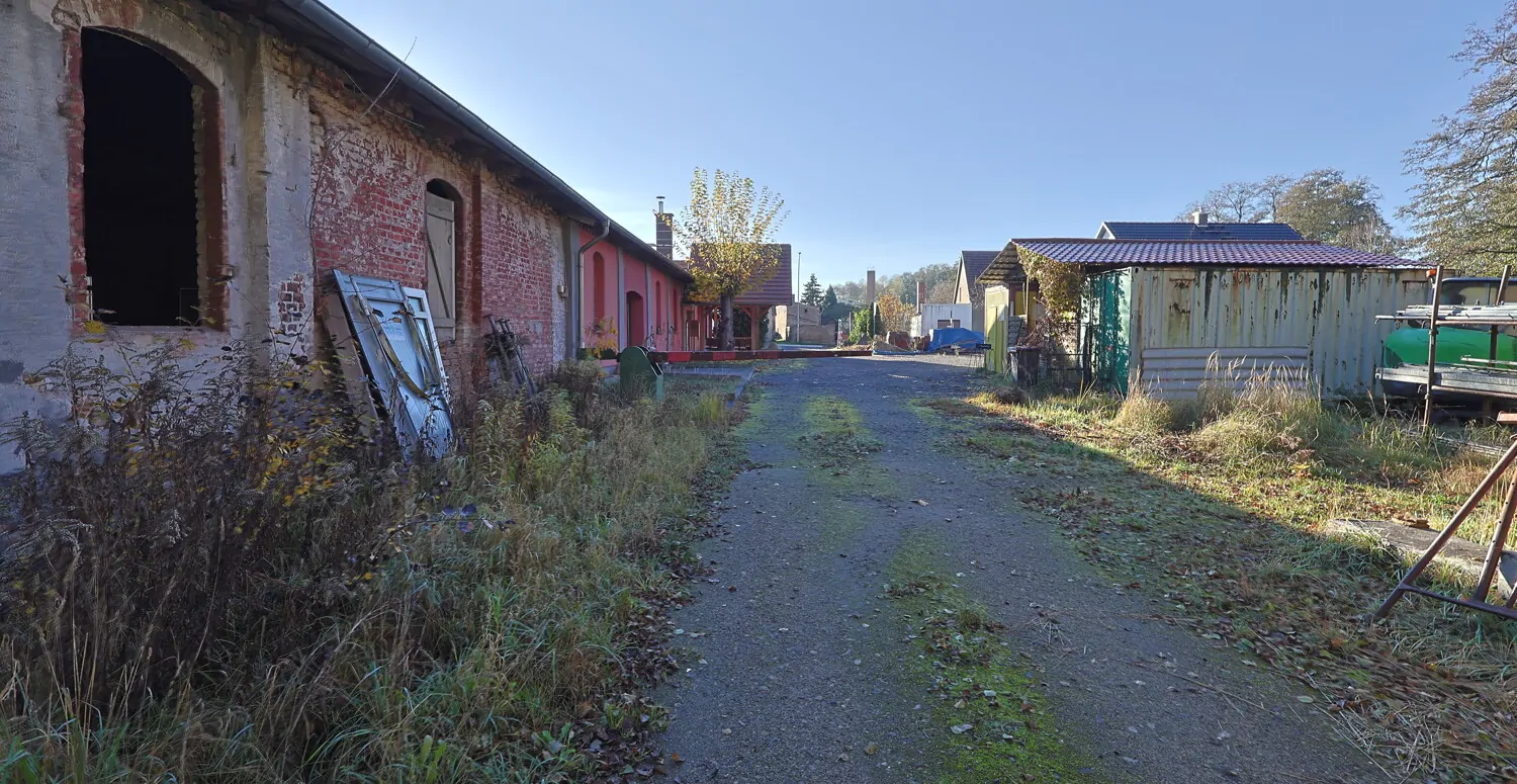 Zufahrt zum hinteren Grundstücksteil