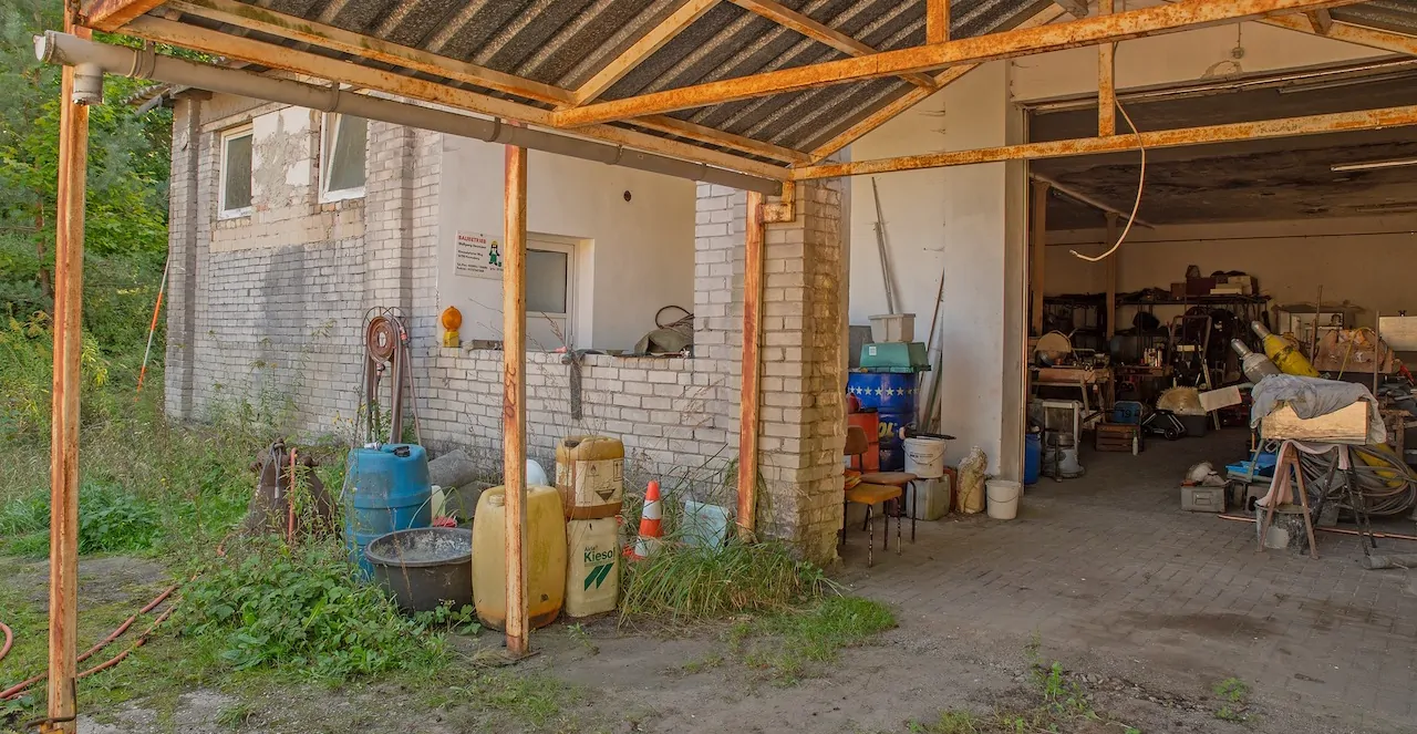 Zugang zu den ehemaligen Werkstätten