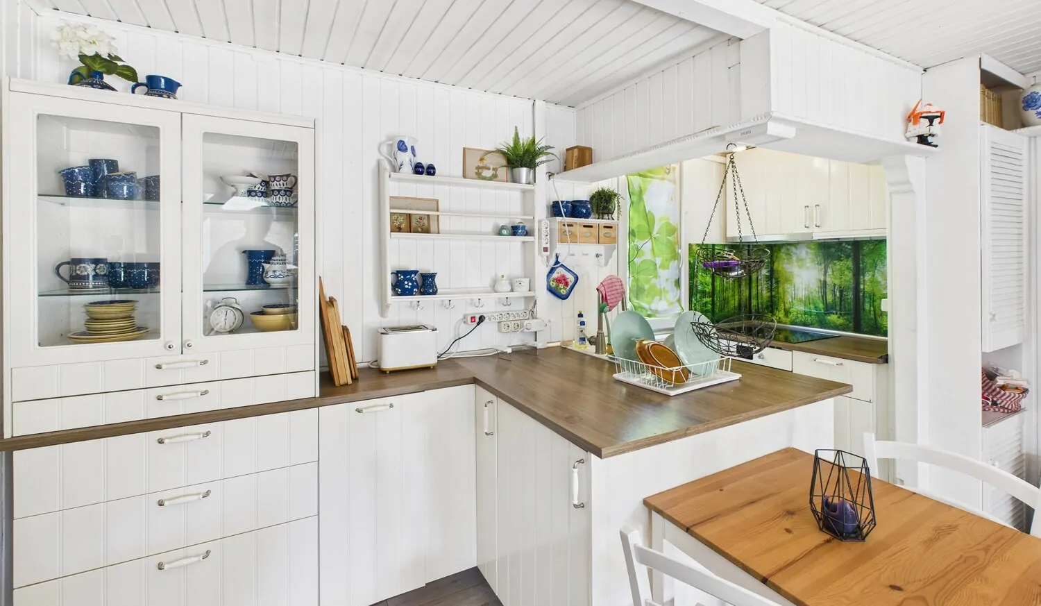 offene Küche und Essbereich