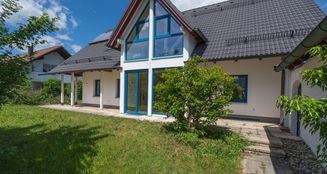 von_poll_real_estate_property_25032004_image_22