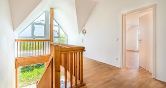von_poll_real_estate_property_25032004_image_16