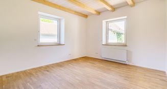 von_poll_real_estate_property_25032004_image_11
