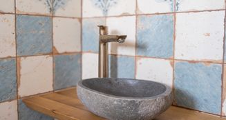 von_poll_real_estate_property_25032004_image_9