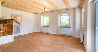 von_poll_real_estate_property_25032004_image_4
