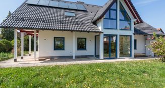 von_poll_real_estate_property_25032004_image_27