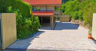 von_poll_real_estate_property_25032006_image_5