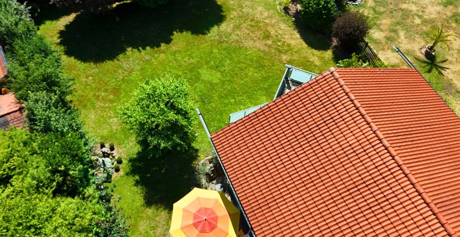 Gelebte Nachhaltigkeit und Privatsphäre fußläufig zum See.