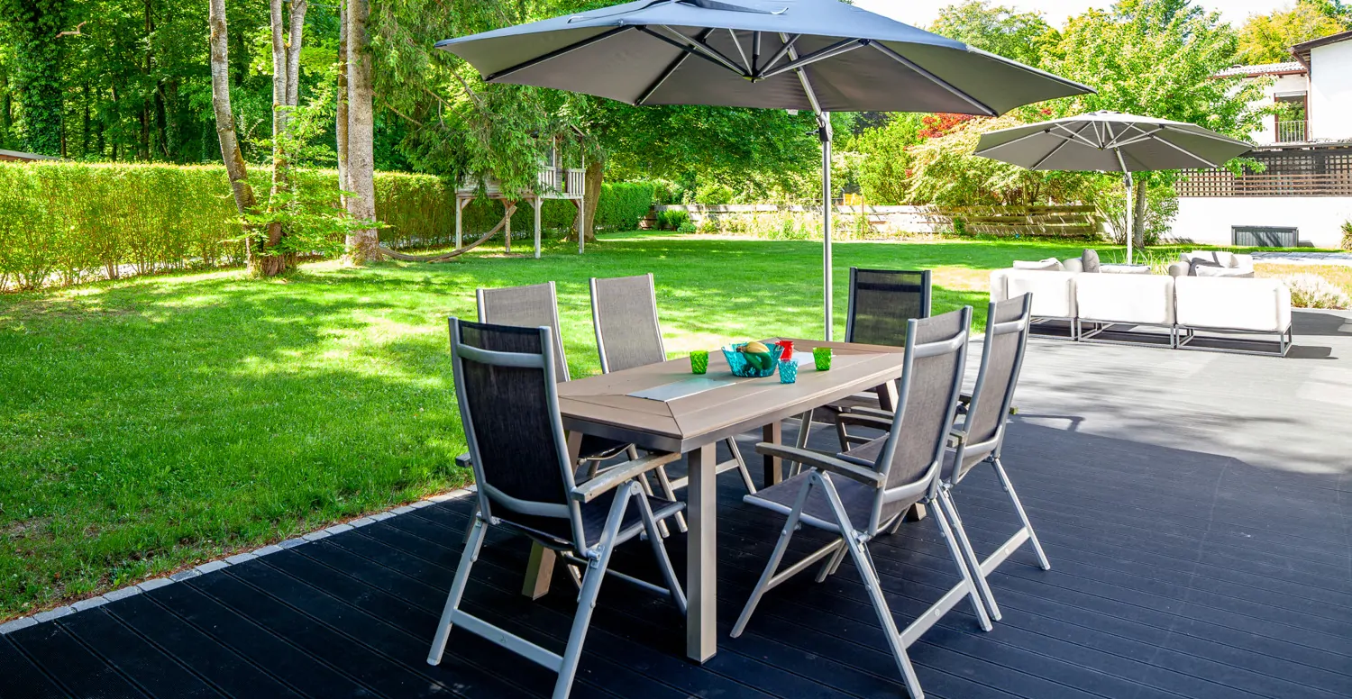 Modernes Familienparadies mit Park Grundstück