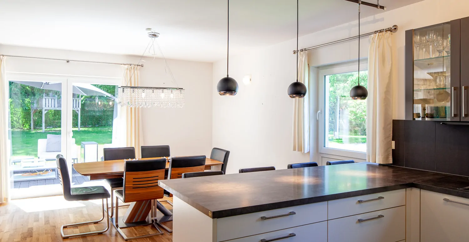 Modernes Familienparadies mit Park Grundstück