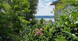 von_poll_real_estate_property_25032011_image_1