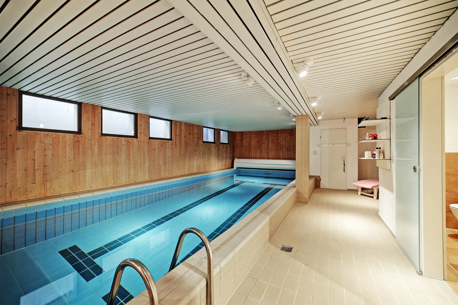 Schwimmbad & Wellness Bereich