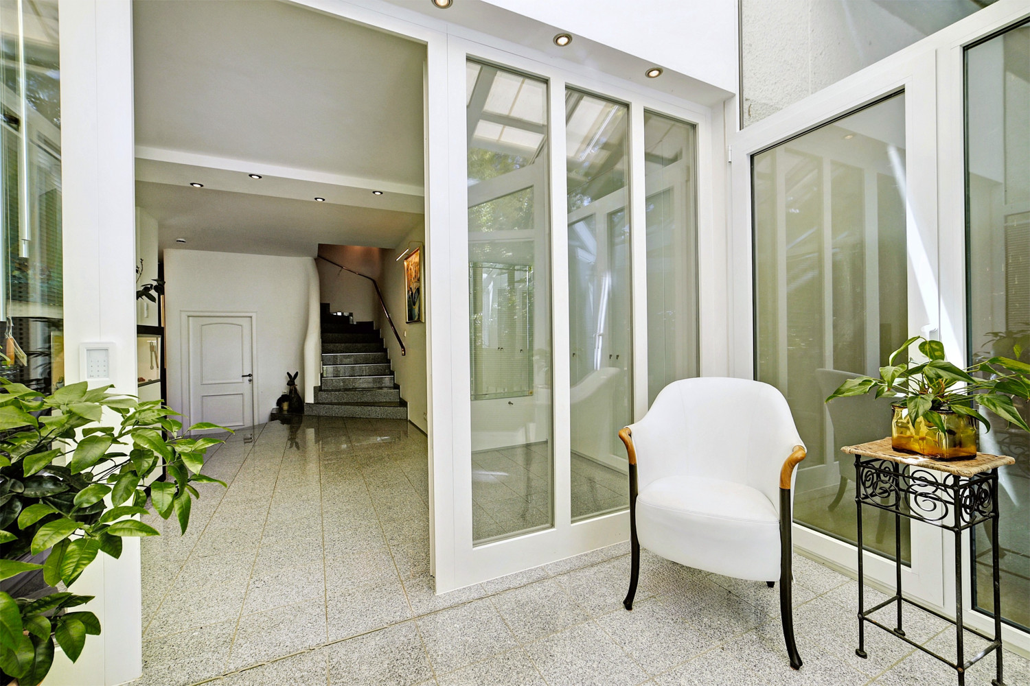Privates Paradies mit Seeblick – Villenhälfte mit Charme, Stil und Lebensqualität