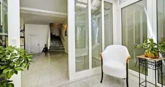 von_poll_real_estate_property_25032011_image_2