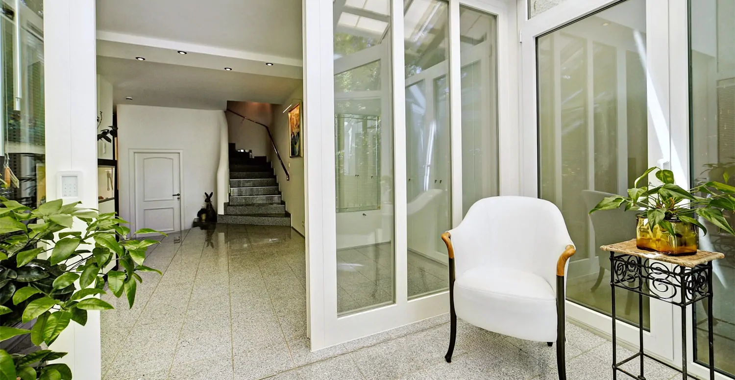 Privates Paradies mit Seeblick – Villenhälfte mit Charme, Stil und Lebensqualität