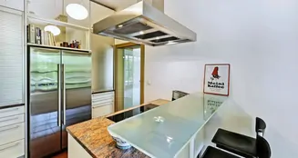 von_poll_real_estate_property_25032011_image_10