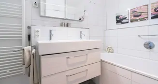 von_poll_real_estate_property_25032017_image_9