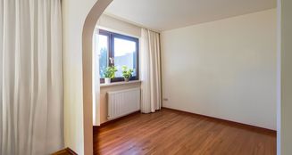 von_poll_real_estate_property_24032016_image_20