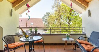 von_poll_real_estate_property_25032003_image_9