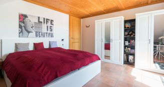 von_poll_real_estate_property_25032003_image_14