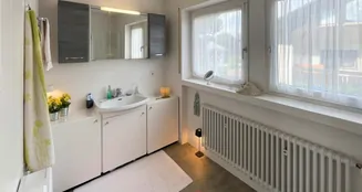 von_poll_real_estate_property_25032009_image_13