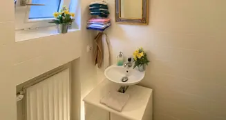 von_poll_real_estate_property_25032009_image_11