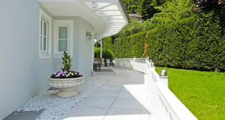 von_poll_real_estate_property_25032010_image_2