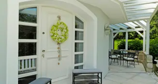 von_poll_real_estate_property_25032010_image_2