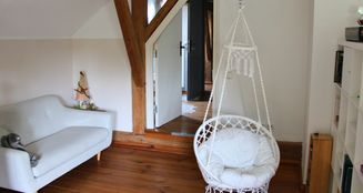 von_poll_real_estate_property_25032015_image_11