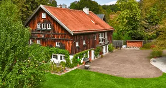 von_poll_real_estate_property_25032015_image_4