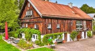 von_poll_real_estate_property_25032015_image_3