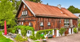 von_poll_real_estate_property_25032015_image_1