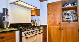 von_poll_real_estate_property_25032015_image_4