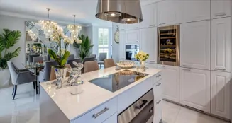 von_poll_real_estate_property_25032010-G_image_0