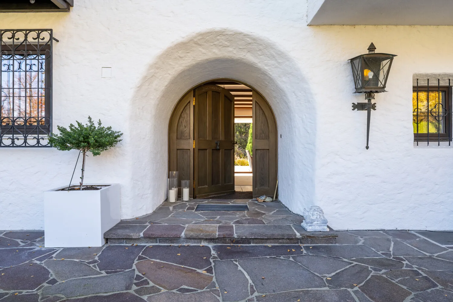 Privater Eingang mit Stil, Charme und Ausblick