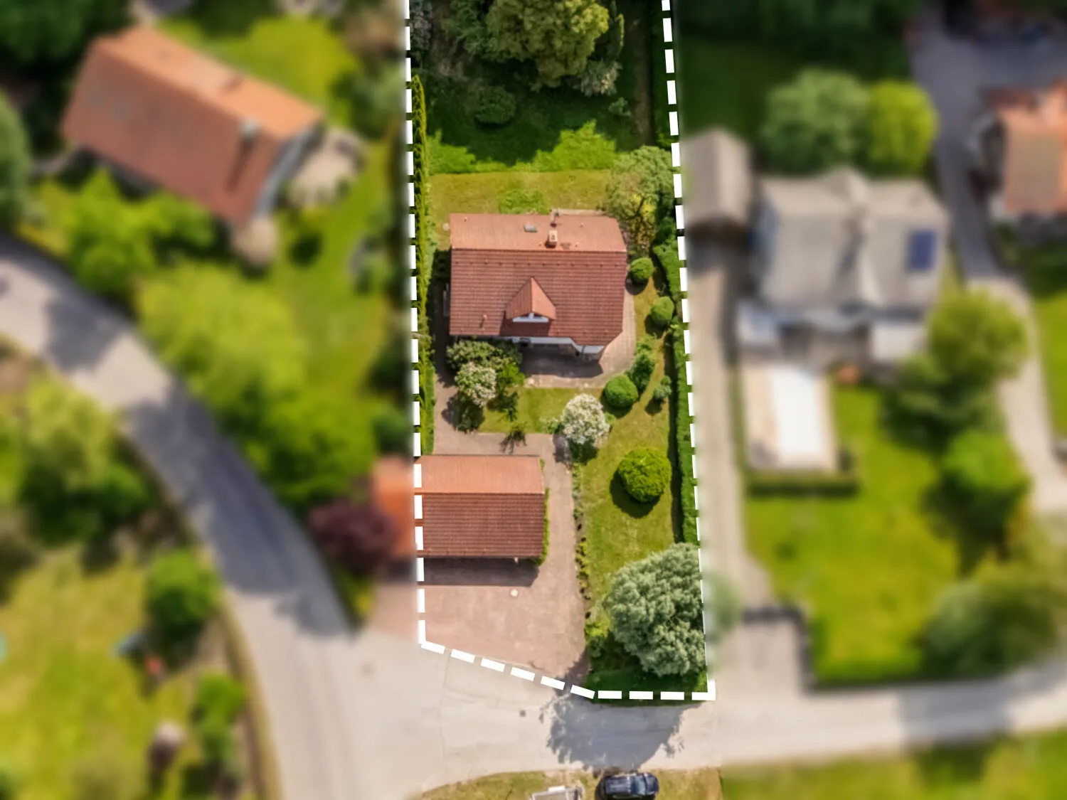 Vogelperspektive Haus und Grundstück