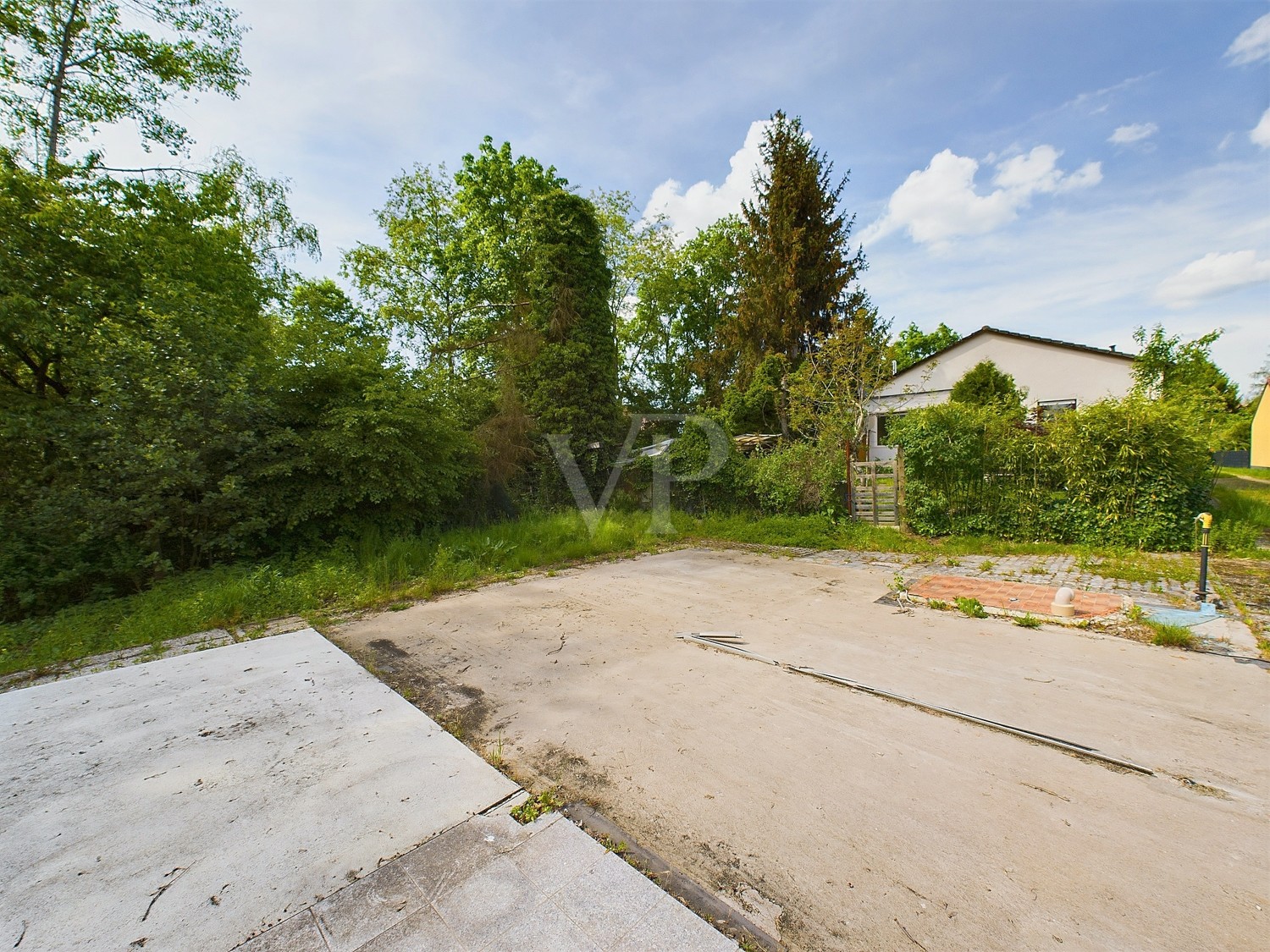 Garten mit 2. Baugrundstück