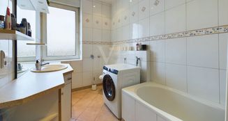 von_poll_real_estate_property_25021026_image_3