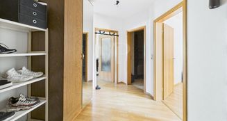 von_poll_real_estate_property_25021057_image_2
