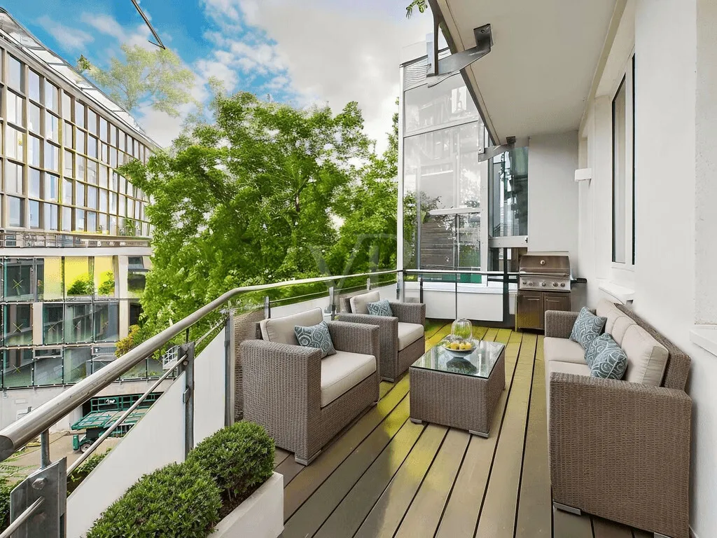 Balkon (KI generiert)