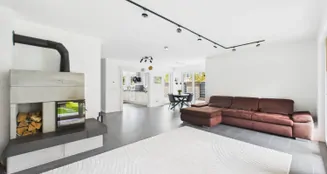 von_poll_real_estate_property_25021073_image_2