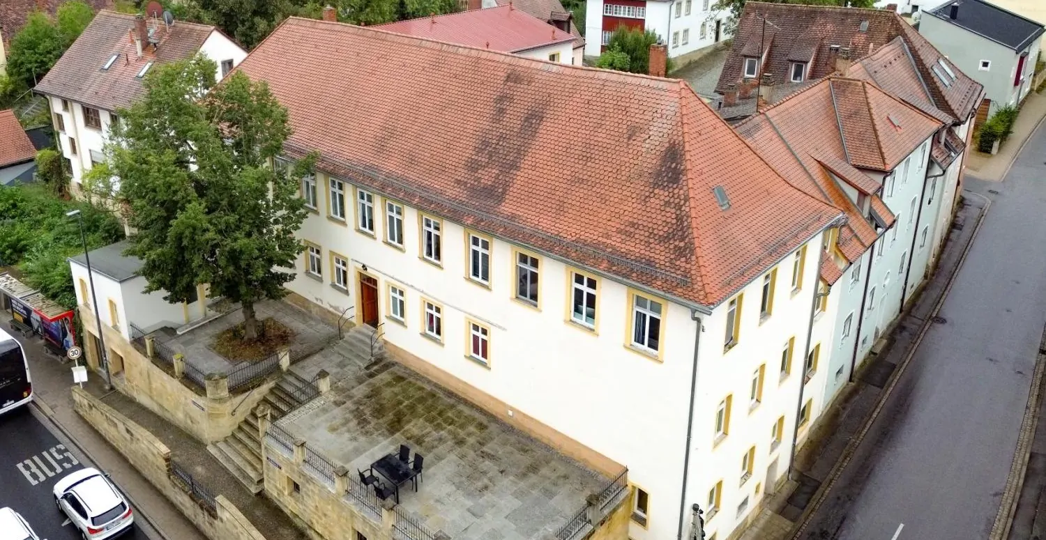 Kapitalanlage: Vielseitig nutzbares Anwesen mit Ferienwohnungen und vermieteten Einheiten