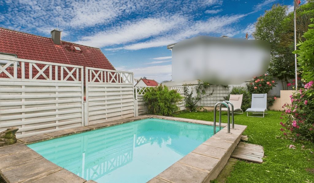 Garten mit Pool