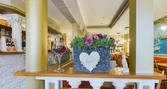 von_poll_real_estate_property_25161005_image_0