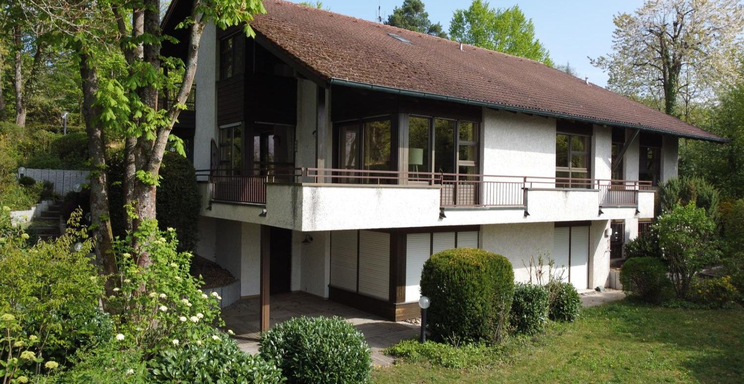 Reserviert: Verstecktes Paradies im Bamberger Berggebiet:
Großzügiges Architektenhaus mit Garten