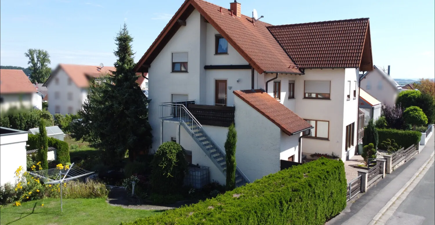 Weitläufiges Familiendomizil mit sonnigem Garten und großzügigem Wohngefühl