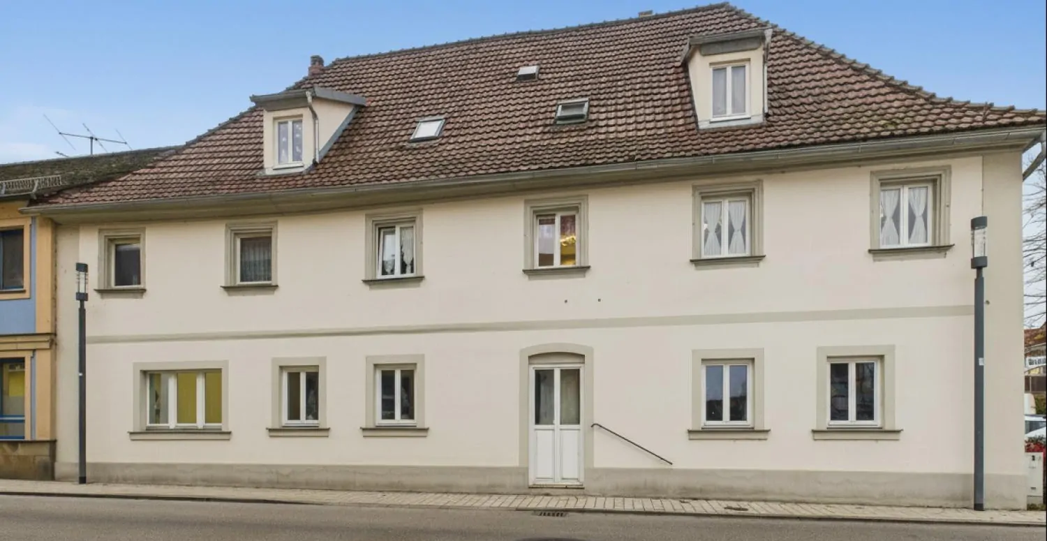 Versatile investment property with residential and commercial use