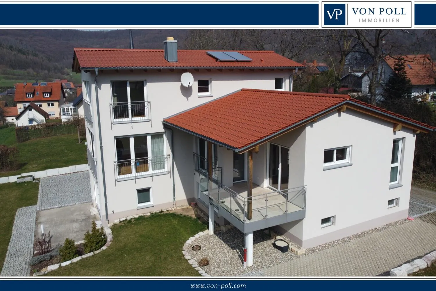 Ihr Rückzugsort im Grünen – neuwertiges und exklusives Einfamilienhaus mit ELW und Weitblick
